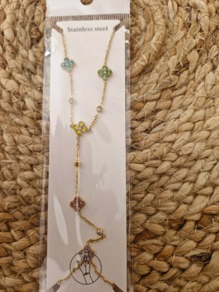 Pulsera de acero inoxidable con tréboles