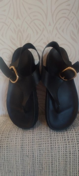 Sandalias negras Stradivarius talla 38