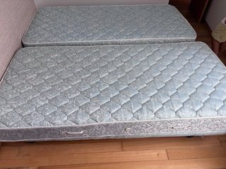Somier y colchón individual 90cm. 20€ cada cama