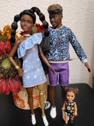 Muñeca Barbie familia con bebé