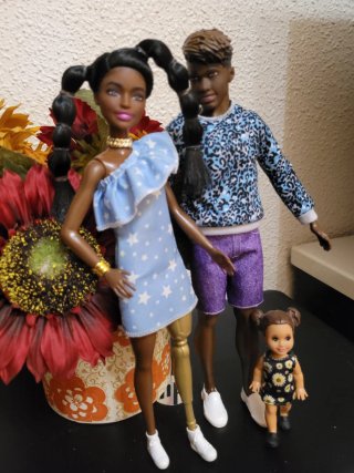 Muñeca Barbie familia con bebé