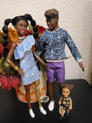 Muñeca Barbie familia con bebé