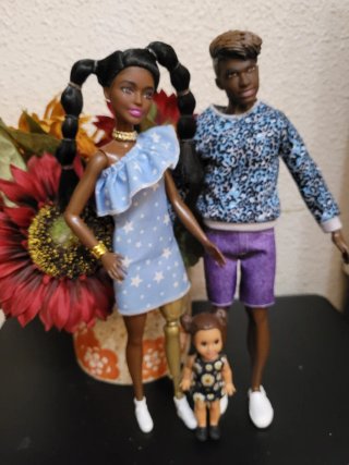 Muñeca Barbie familia con bebé