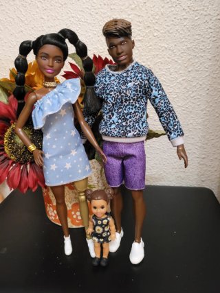 Muñeca Barbie familia con bebé