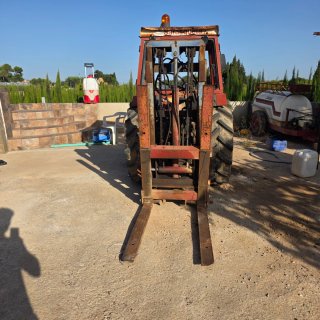 Tractor agrícola con fenwich