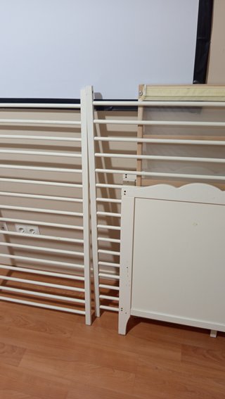 Cuna de bebé de madera