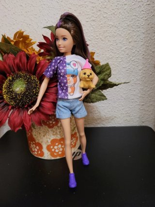 Muñeca chelsea con cachorro y accesorios