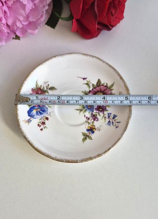Taza y platillo porcelana inglesa floral