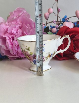 Taza y platillo porcelana inglesa floral