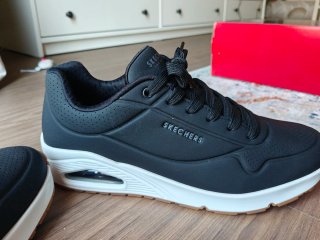 Zapatillas Skechers Street Negras y Blan