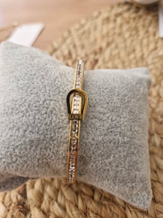 Pulsera dorada con LOVE