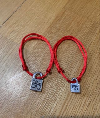 Pulsera Uno de 50 Candado Rojo