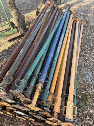 Puntales de obra 4m 48 ud se vende lote completo