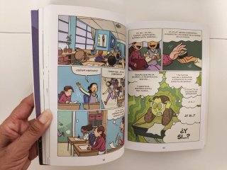 Lote de libros juveniles tipo cómic.
