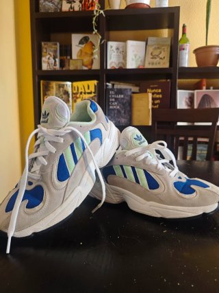 Adidas Torsion Beige y Azul