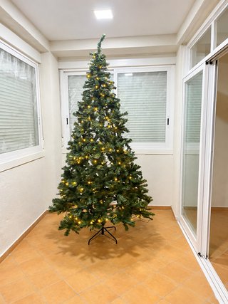 Árbol de Navidad con luces. 200 de Altura