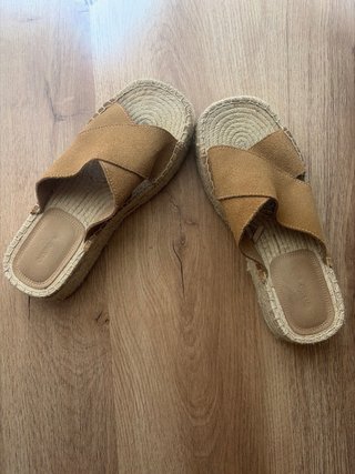 Sandalias Oysho camel