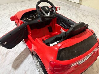 Coche Eléctrico Mercedes GLA para Niños