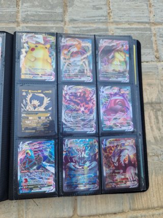 Álbum de cartas Pokémon + 186 cartas