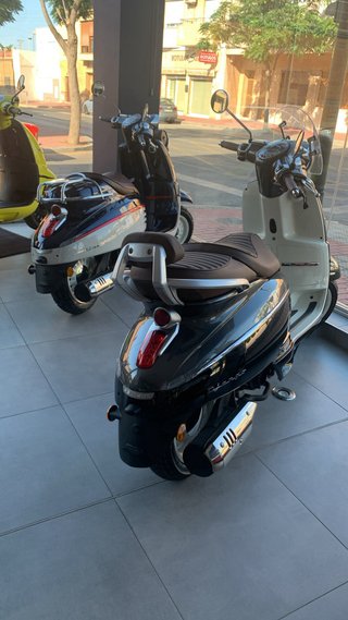 Peugeot Django 125 Premium Scooter  Garantía 08/28