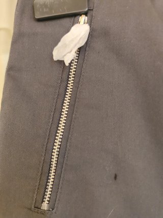 Pantalón pitillo negro talla 42