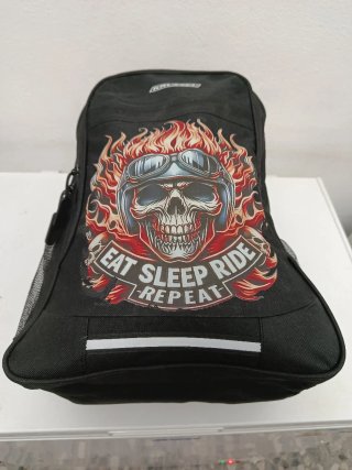 Mochila KRUZZEL Negra Impermeable 30L