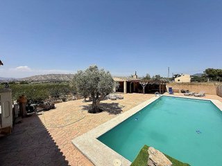 Casa en venta en Las Cruces en Villena
