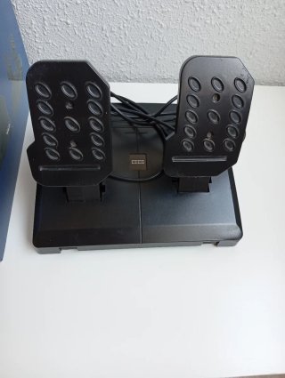 Volante y Pedales Hori RWA PS4