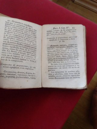 Libro antiguo de pergamino
