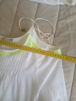 Blusa tirantes ANANY bordada verde y blanco