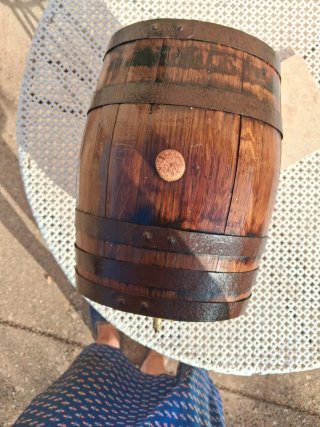 Barrica pequeña con grifo