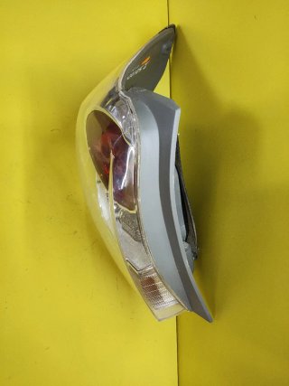 PILOTO TRASERO IZQUIERDO TOYOTA COROLLA VERSO LED