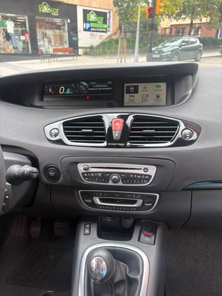 Renault Grand Scenic 2012