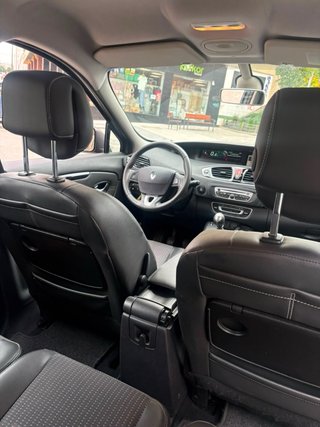 Renault Grand Scenic 2012