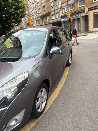 Renault Grand Scenic 2012