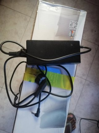 Adaptador de corriente 12V 5A