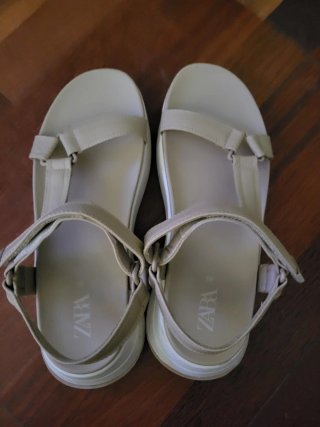 Sandalias Zara Beige