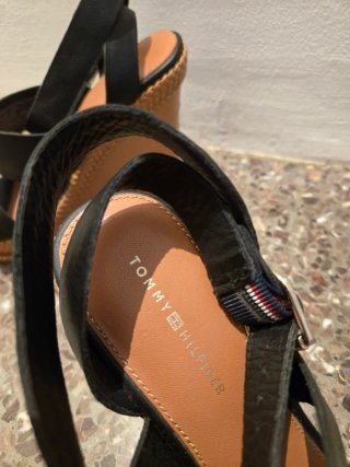 Sandalias cuña Tommy Hilfiger negras