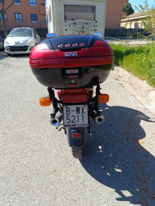 Yamaha XJ 600 Diversion Roja