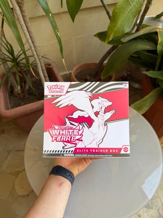 Pokemon White Flare Elite Trainer Box ENG