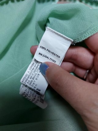 Blusa Zara bordada verde talla S