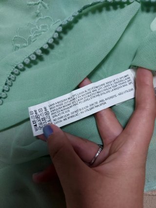 Blusa Zara bordada verde talla S
