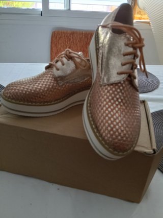 Zapatillas doradas mujer talla 37 sin estrenar