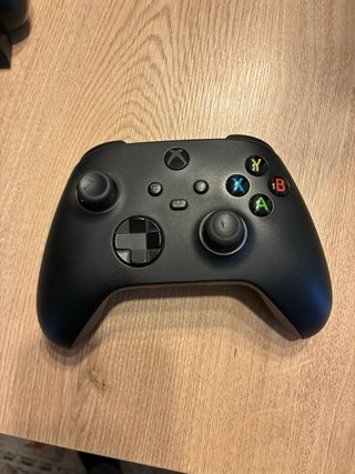 Xbox Series X + 2 mandos + Gears of War