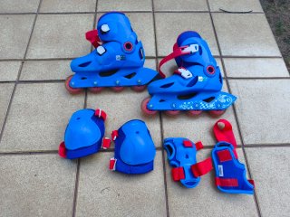 Patines en línea ajustables y protecciones
