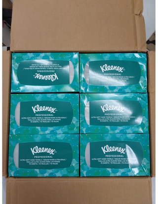 Kleenex Ultra Soft Pop Up Toallas de Mano 1126 - Entrelazadas - Súper Suaves - Fuertes - 18 Cajas x 70 Hojas (1.260 total)