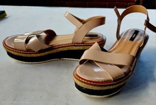 Sandalias MTNG Beige y Negras