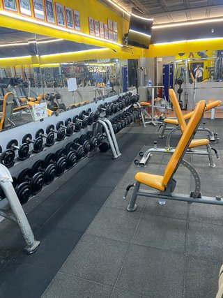 Máquina de gimnasio para pectoral