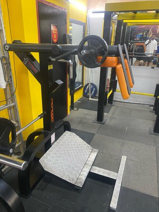 Máquina de gimnasio para pectoral