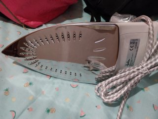 Plancha de ropa Jata 2400W